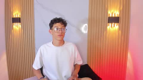 Snapshot of christopher_hunter chatting on March 2026 09:17:01 PM Chrisopher Hunter online show from March 2026 09:17:01 PM