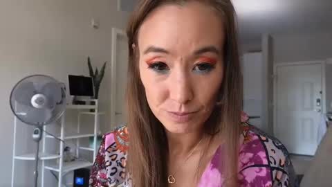 Snapshot of christy_love chatting on December 2024 08:18:01 PM Christy Love online show from December 2024 08:18:01 PM