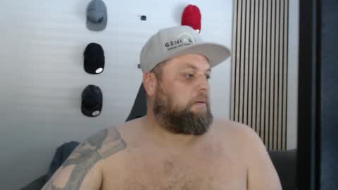 Snapshot of chrizz80 chatting on January 2026 12:43:01 PM Chrizz online show from January 2026 12:43:01 PM