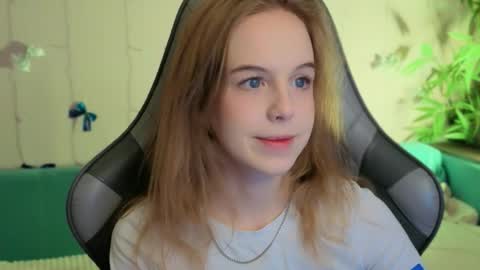 EvaBlonde TayaBrunette EliieBlack hair online show from January 2026 02:30:02 PM