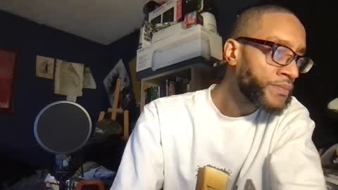 Snapshot of chronicle_of_biddick chatting on November 2025 09:41:01 AM Vinny.D online show from November 2025 09:41:01 AM