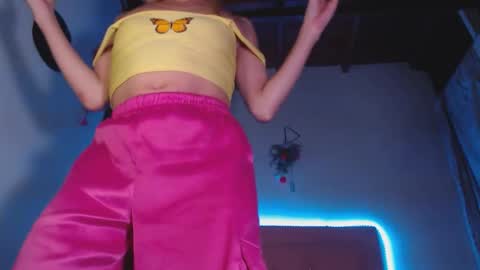 cicimom online show from February 2026 04:20:01 AM