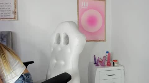 Ciindy Lovers online show from November 2025 12:27:02 PM