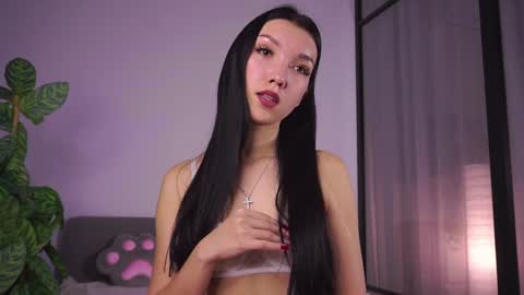   L  online show from November 2025 04:25:02 AM