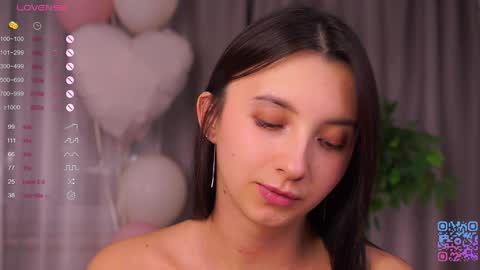   L  online show from November 2025 07:57:01 PM