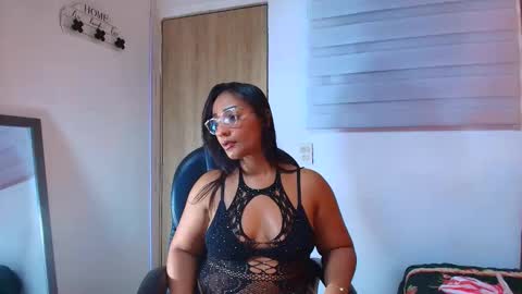 Snapshot of cindy_carter_ chatting on December 2025 08:02:02 PM CINDY online show from December 2025 08:02:02 PM