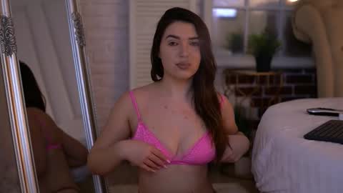 Snapshot of cindycruse chatting on February 2026 06:10:01 AM Cindy online show from February 2026 06:10:01 AM