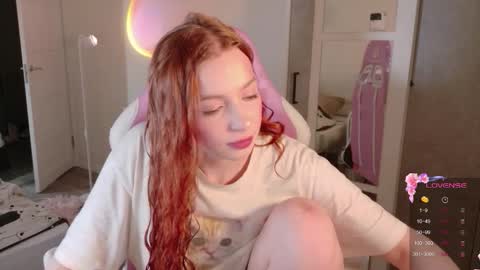 Snapshot of cinnabongirls chatting on December 2025 01:43:02 AM Maddy online show from December 2025 01:43:02 AM