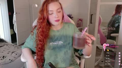 Snapshot of cinnabongirls chatting on December 2025 08:25:02 PM Maddy online show from December 2025 08:25:02 PM