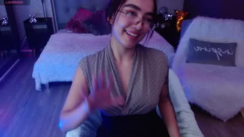 Snapshot of cinnamon_bite chatting on December 2025 02:59:01 PM cinnamon_bite online show from December 2025 02:59:01 PM