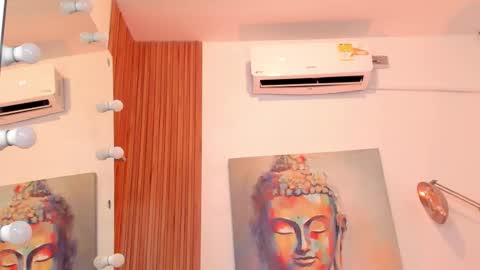 Snapshot of cinnia_ chatting on November 2025 12:11:01 PM Cintia online show from November 2025 12:11:01 PM