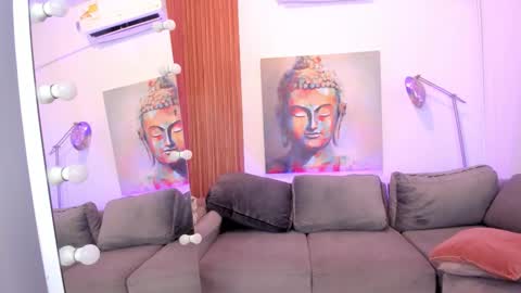 Snapshot of cinnia_ chatting on November 2025 12:16:02 PM Cintia online show from November 2025 12:16:02 PM