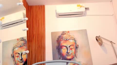 Snapshot of cinnia_ chatting on December 2025 10:13:01 AM Cintia online show from December 2025 10:13:01 AM