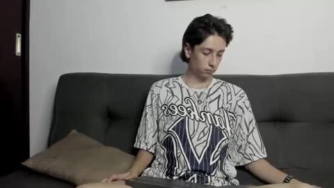 cirosky_elchicopolla online show from December 2025 03:34:01 AM