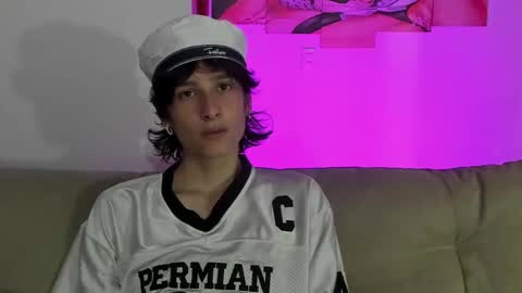 cirosky_elchicopolla online show from March 2026 03:33:01 AM