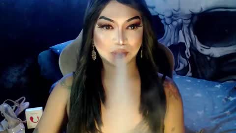 QUEEN CESS online show from December 2025 03:41:02 PM