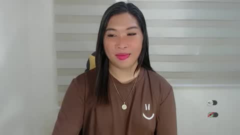 CLAIRE online show from January 2025 10:27:02 AM