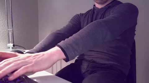 clamshive7 online show from March 2026 09:31:01 PM