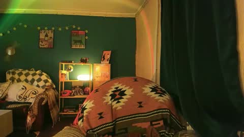 Snapshot of clancyosbourne chatting on October 2025 07:05:02 PM Clancy online show from October 2025 07:05:02 PM