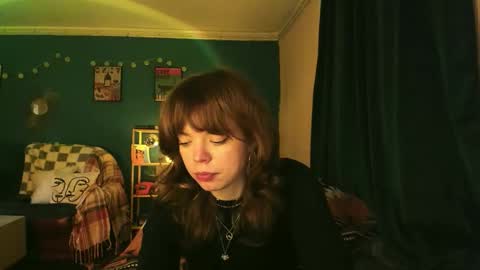 Snapshot of clancyosbourne chatting on November 2025 06:28:02 PM Clancy online show from November 2025 06:28:02 PM