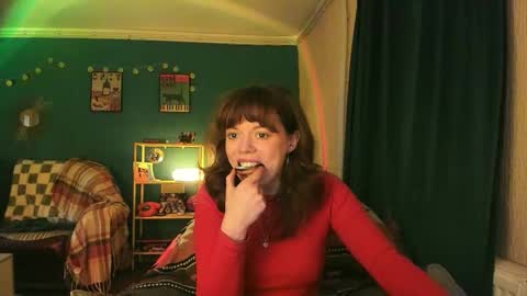 Snapshot of clancyosbourne chatting on November 2025 06:52:01 PM Clancy online show from November 2025 06:52:01 PM