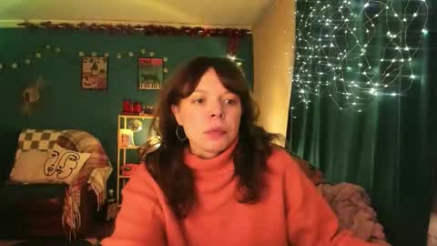 Snapshot of clancyosbourne chatting on November 2025 06:34:01 PM Clancy online show from November 2025 06:34:01 PM