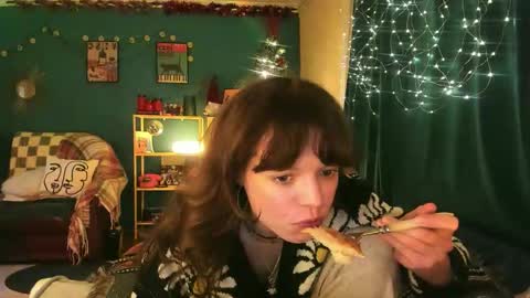 Snapshot of clancyosbourne chatting on December 2025 06:57:02 PM Clancy online show from December 2025 06:57:02 PM