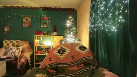 Snapshot of clancyosbourne chatting on December 2025 07:45:02 PM Clancy online show from December 2025 07:45:02 PM