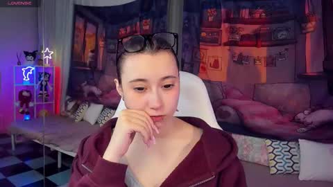 clarabenson online show from December 2025 10:36:01 PM