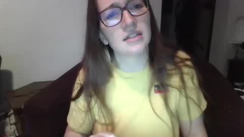 Snapshot of clarawolfe22 chatting on September 2025 03:39:02 AM Clara Wolfe online show from September 2025 03:39:02 AM