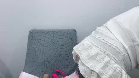 Snapshot of clari_yumi chatting on October 2025 01:13:02 AM Clari online show from October 2025 01:13:02 AM