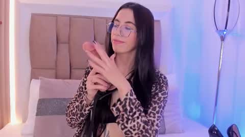 Snapshot of clarisse28 chatting on October 2025 07:25:01 PM Mistress Clarisse online show from October 2025 07:25:01 PM