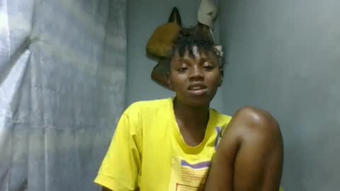 Snapshot of clarisse98 chatting on December 2025 08:02:01 PM clarisse98 online show from December 2025 08:02:01 PM