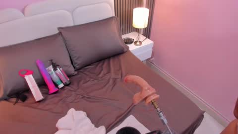 clauwdeen  wolf online show from September 2025 08:46:01 PM