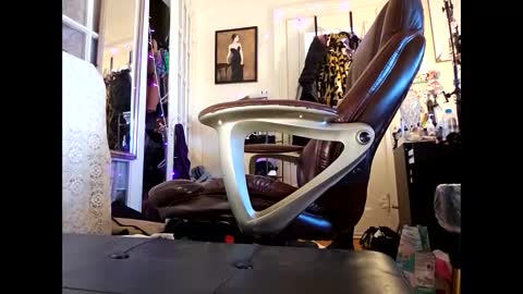 Snapshot of clementine_muffin chatting on January 2025 10:41:02 PM Clementine Muffin online show from January 2025 10:41:02 PM