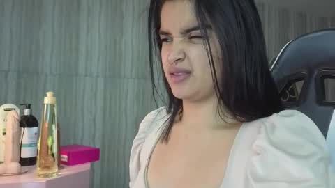 Clementine online show from November 2025 01:25:02 PM