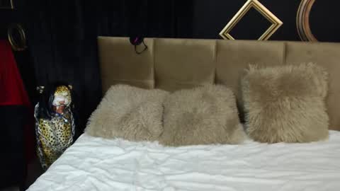 Snapshot of cleo_frost chatting on October 2025 09:19:02 PM Cleo online show from October 2025 09:19:02 PM