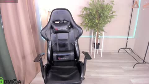 cleoxotie online show from April 2026 06:19:01 AM