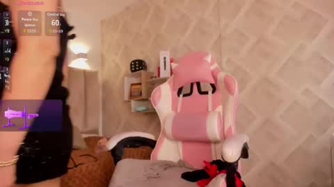 clhoe_johnson_ online show from February 2026 12:56:02 PM