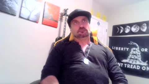 Snapshot of clintwood12 chatting on January 2025 12:39:01 AM chad online show from January 2025 12:39:01 AM