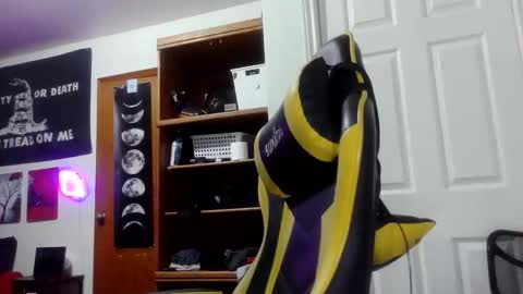 Snapshot of clintwood12 chatting on November 2025 10:14:02 PM chad online show from November 2025 10:14:02 PM