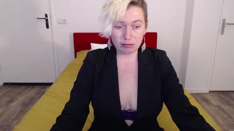 Syl  online show from February 2025 09:02:01 AM