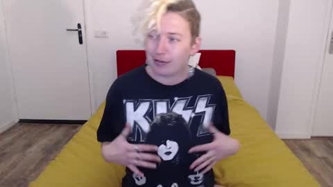 Syl  online show from February 2025 02:35:02 PM