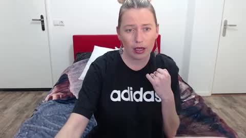 Syl  online show from March 2025 10:13:02 AM