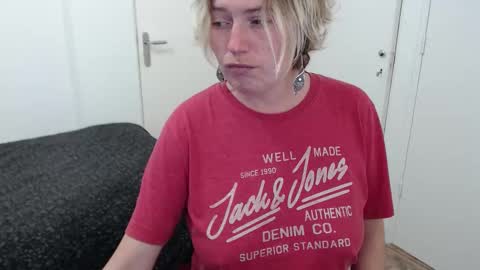 Syl  online show from October 2025 08:27:05 AM