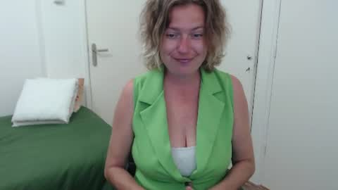 Snapshot of clittytastic chatting on June 2026 05:23:02 AM Syl online show from June 2026 05:23:02 AM