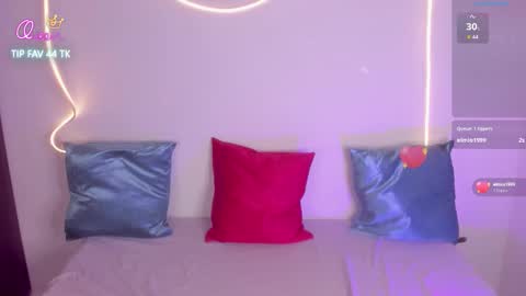 cloe_25 online show from February 2026 10:58:02 PM