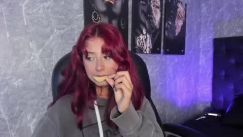 Snapshot of cloe__hills chatting on February 2025 02:54:02 PM Cloe online show from February 2025 02:54:02 PM