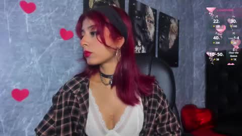 Snapshot of cloe__hills chatting on February 2025 12:05:02 PM Cloe online show from February 2025 12:05:02 PM