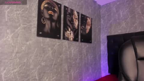 Snapshot of cloe__hills chatting on February 2025 12:19:01 PM Cloe online show from February 2025 12:19:01 PM